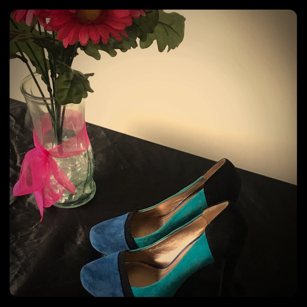 BCBG Heels size 8